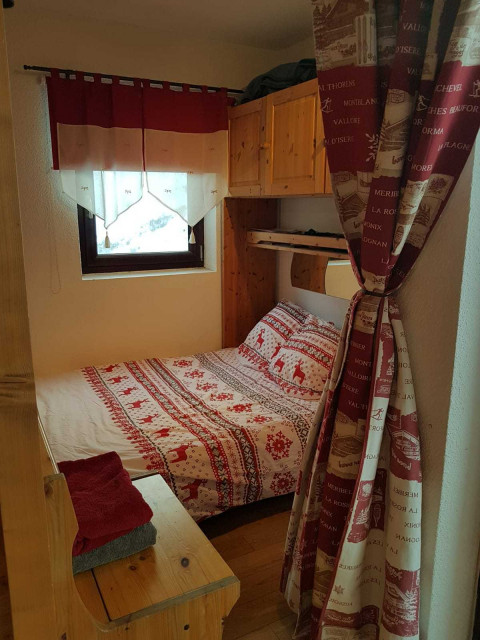 _lv_images__lot_0000000137_04_28785001