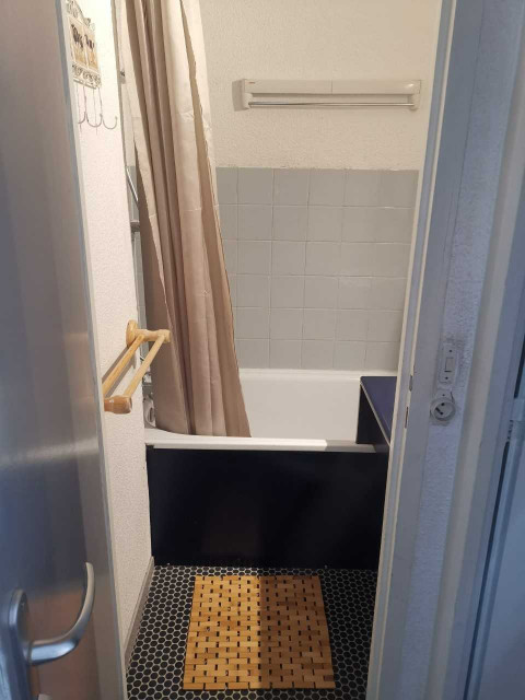 _lv_images__lot_0000000137_05_28495296