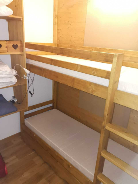 _lv_images__lot_0000000137_06_27911580 _lv_images__lot_0000000137_06_27911580