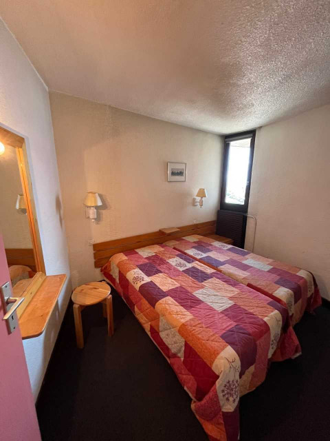 _lv_images__lot_0000000139_06_27727449