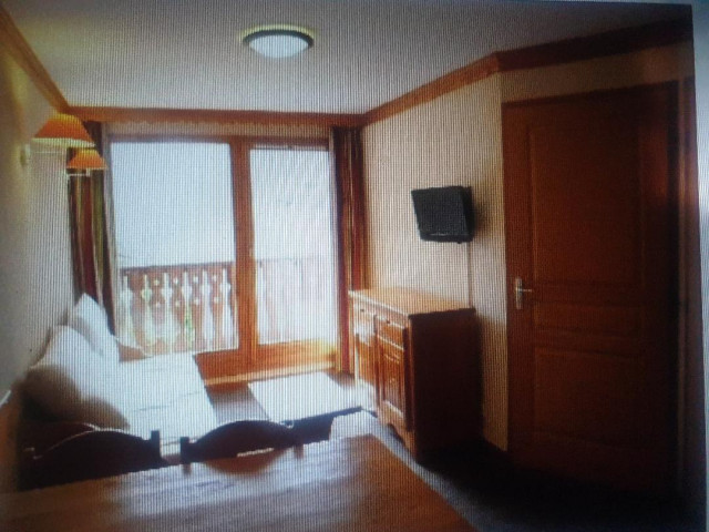 _lv_images__lot_0000000140_06_27785345