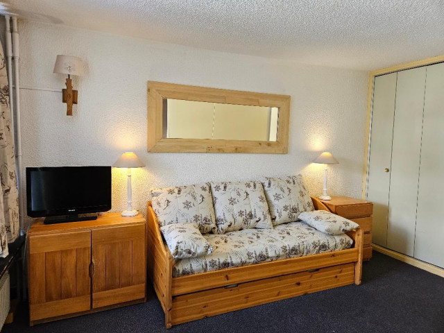 _lv_images__lot_0000000146_01_28824650 _lv_images__lot_0000000146_01_28824650