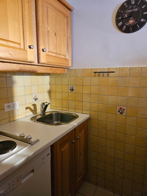 _lv_images__lot_0000000146_02_29929302