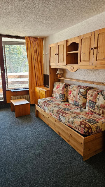 _lv_images__lot_0000000148_04_28902827 _lv_images__lot_0000000148_04_28902827