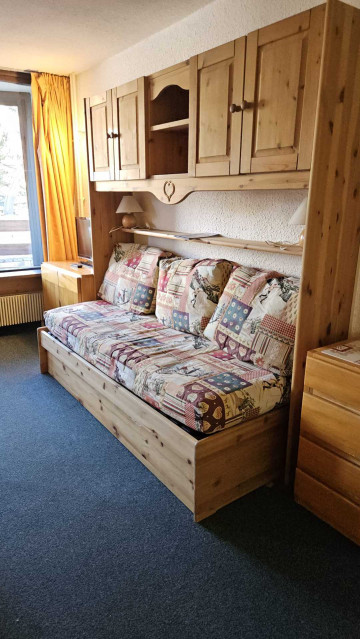 _lv_images__lot_0000000148_06_28221774