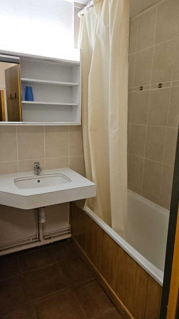 _lv_images__lot_0000000148_09_28300013