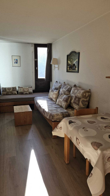 _lv_images__lot_0000000150_03_30012433