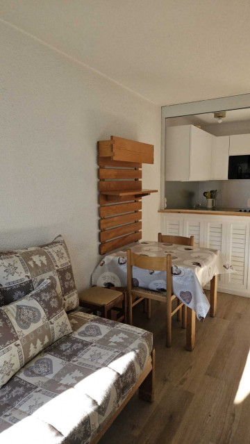 _lv_images__lot_0000000150_04_30184772