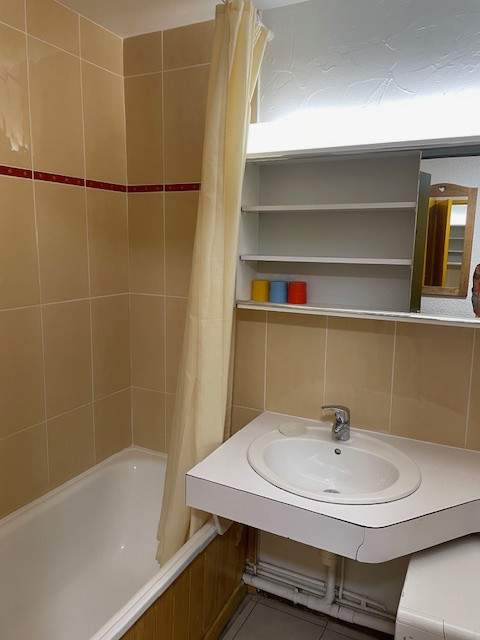 _lv_images__lot_0000000150_08_28104795