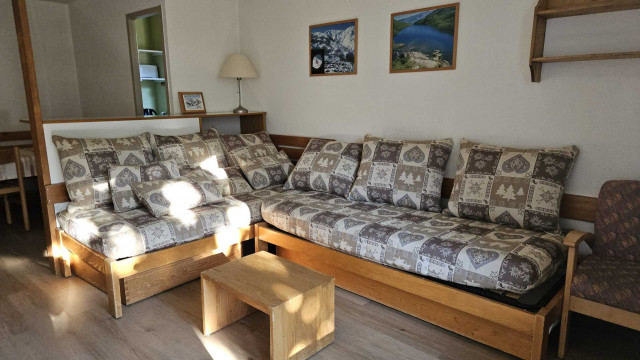 _lv_images__lot_0000000152_01_27708361