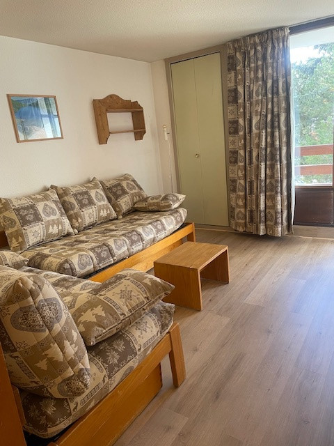 _lv_images__lot_0000000152_14_27650831