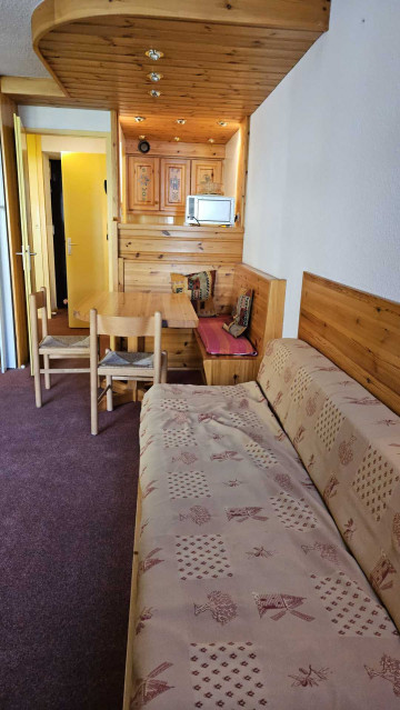 _lv_images__lot_0000000155_07_28613311