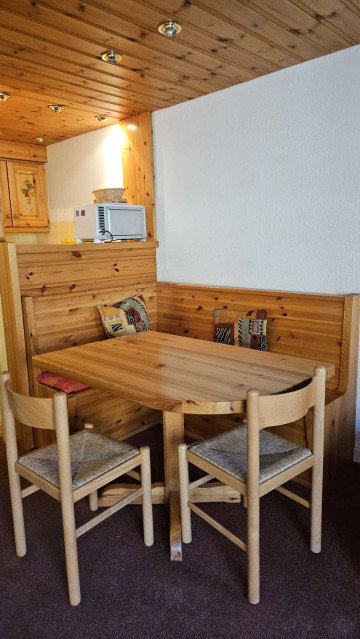 _lv_images__lot_0000000155_08_29368297