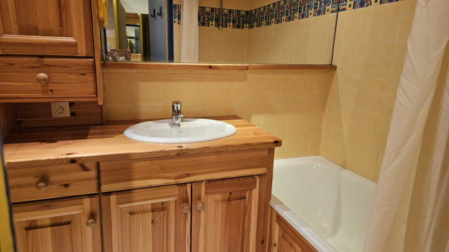 _lv_images__lot_0000000155_13_28863521