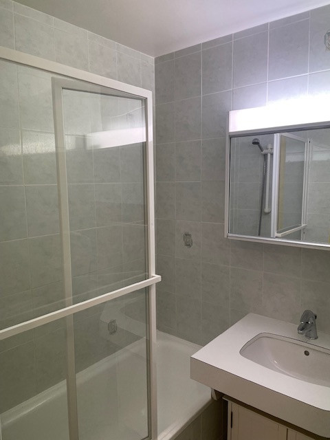 _lv_images__lot_0000000157_04_30012058