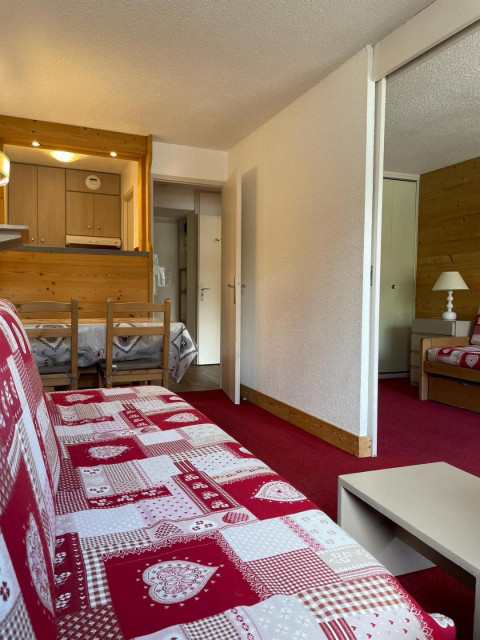 _lv_images__lot_0000000158_02_29991618