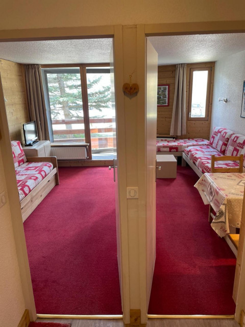 _lv_images__lot_0000000158_04_28933265