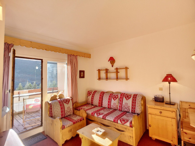 _lv_images__lot_0002000003_03_29345945