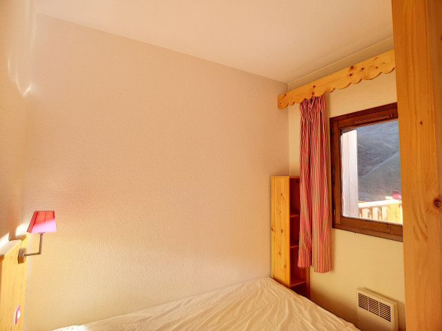 _lv_images__lot_0002000003_06_29385602