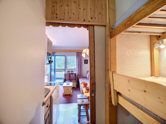 _lv_images__lot_0002000003_11_28121724