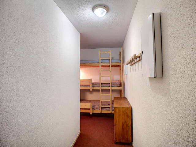 _lv_images__lot_0002000003_13_27909231 _lv_images__lot_0002000003_13_27909231