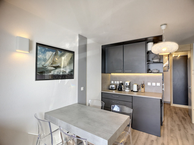 _lv_images__lot_0002000008_02_29147519