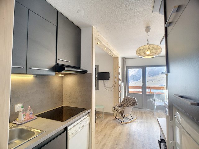 _lv_images__lot_0002000008_08_32643852