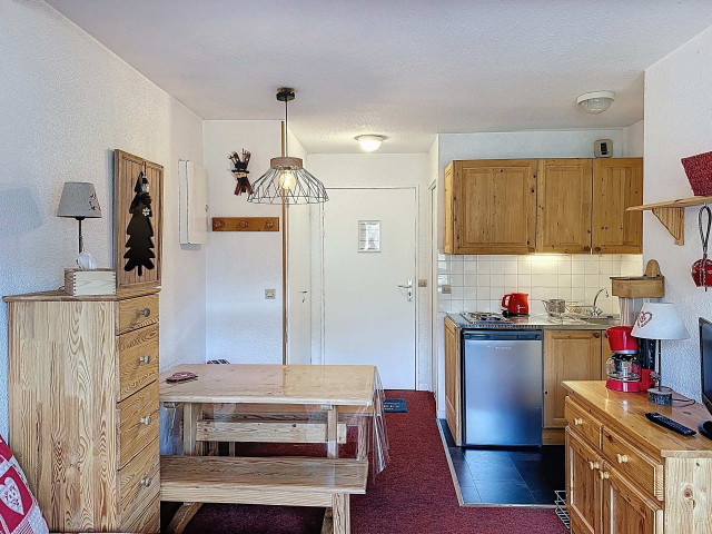 _lv_images__lot_0002000010_09_32242915
