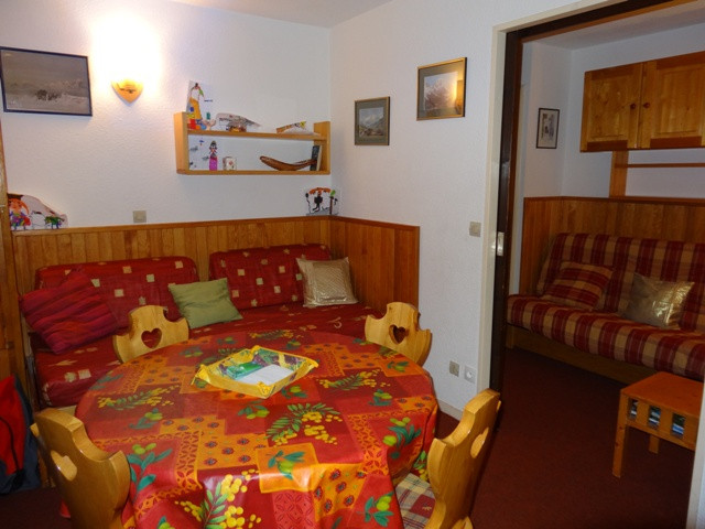 _lv_images__lot_0002000017_01_27837487