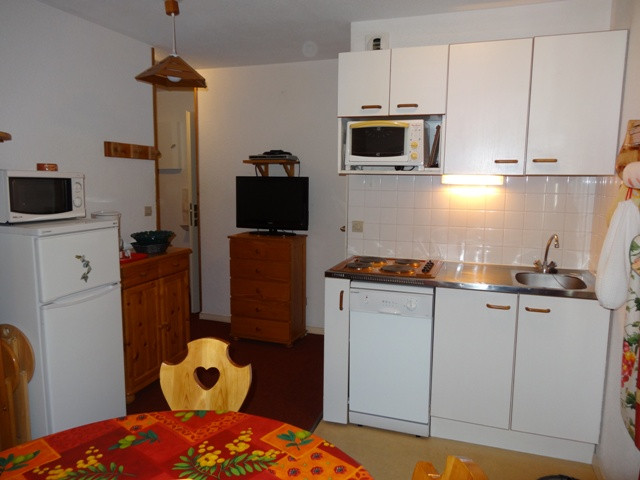 _lv_images__lot_0002000017_02_27895745