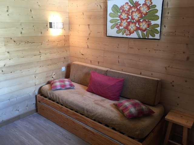 _lv_images__lot_0002000039_02_32199427