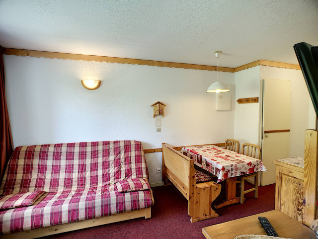 _lv_images__lot_0002000042_06_28375402