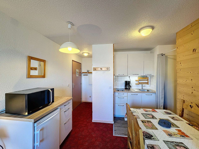 _lv_images__lot_0002000045_02_28179359