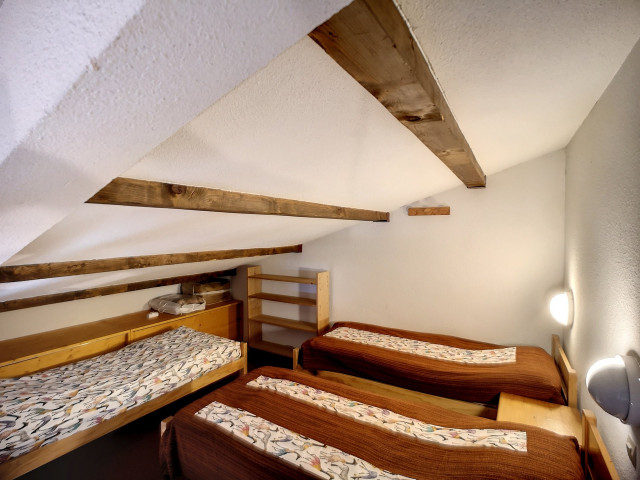 _lv_images__lot_0002000047_05_28684556