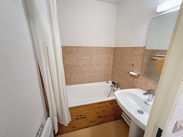 _lv_images__lot_0002000050_10_28901029