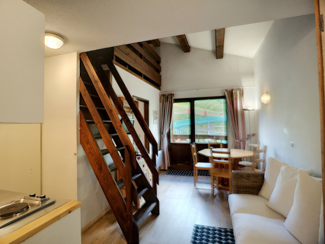 _lv_images__lot_0002000051_03_29385562