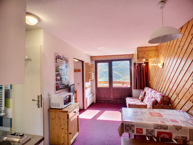 _lv_images__lot_0002000053_02_32686743