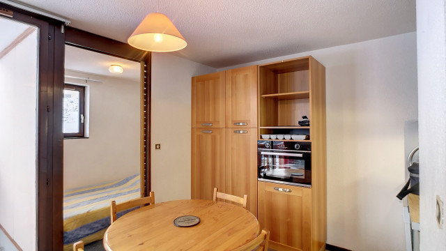 _lv_images__lot_0002011101_10_28452884