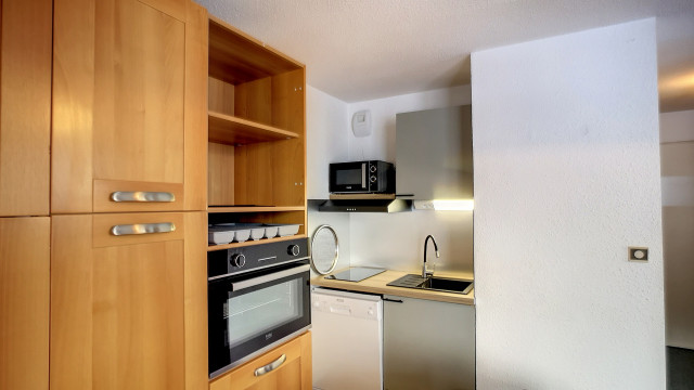 _lv_images__lot_0002011101_11_27762795