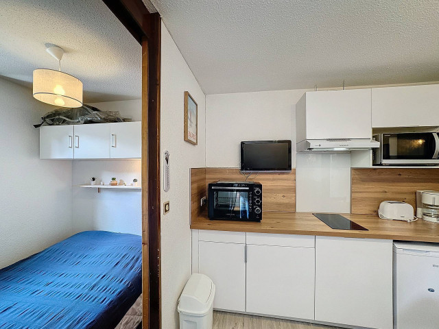 _lv_images__lot_0002011210_02_32515342