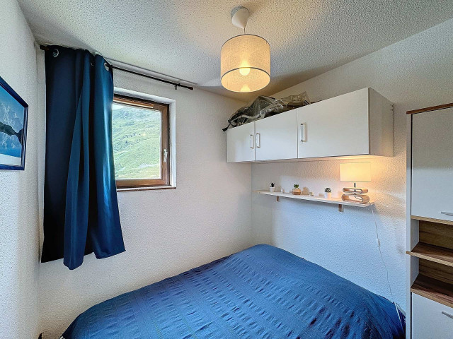 _lv_images__lot_0002011210_04_29304667