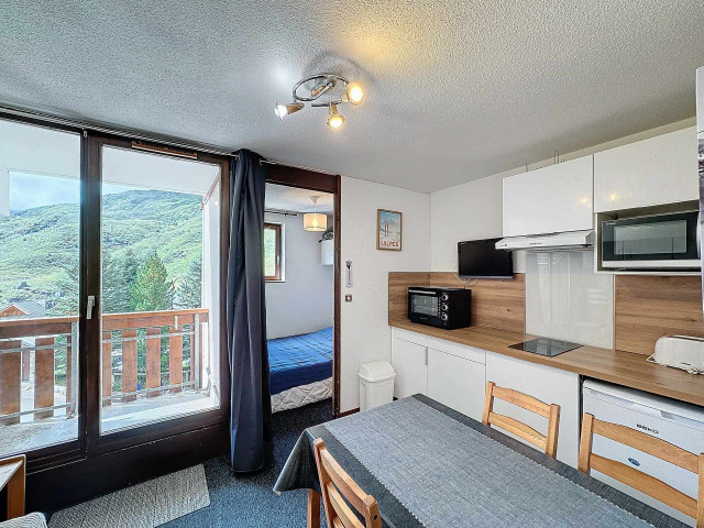 _lv_images__lot_0002011210_09_30008443