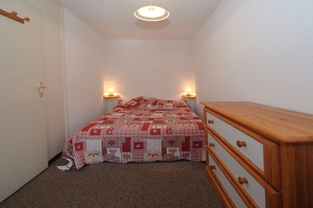 _lv_images__lot_0002012101_07_27822862