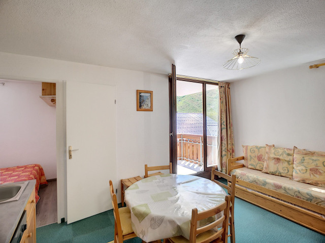 _lv_images__lot_0002012401_05_28454210