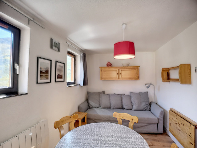 _lv_images__lot_0002012701_04_27910083 _lv_images__lot_0002012701_04_27910083