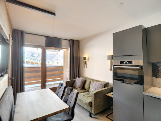 _lv_images__lot_0002020004_03_29485216