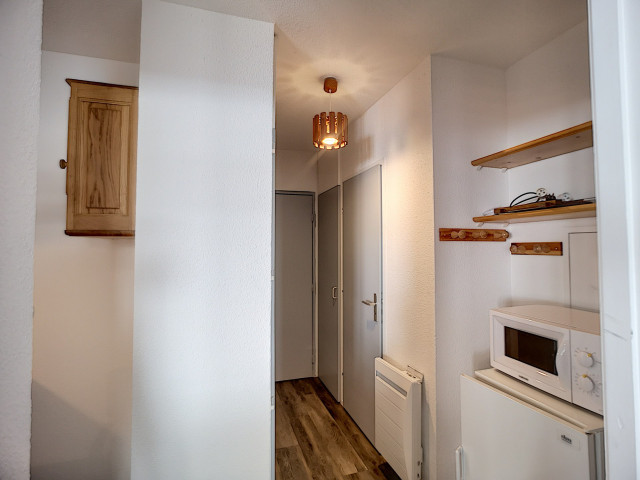 _lv_images__lot_0002020006_03_30119358