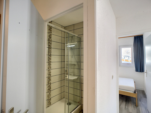 _lv_images__lot_0002020006_05_29424788