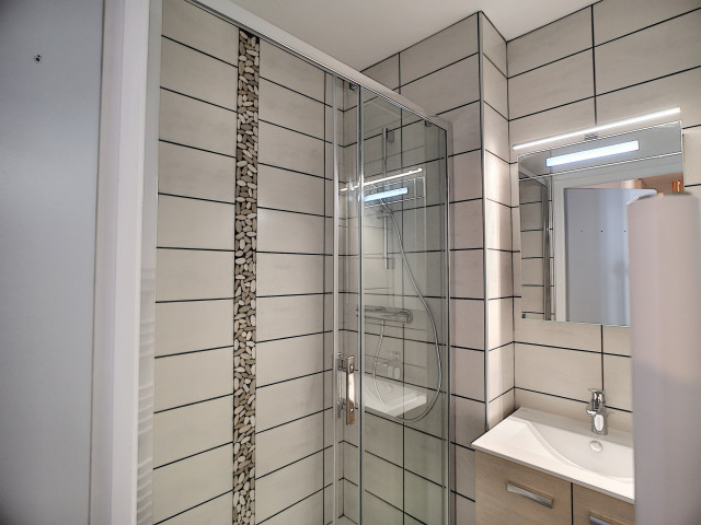 _lv_images__lot_0002020006_07_28120848