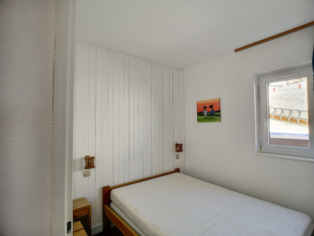 _lv_images__lot_0002020006_08_27686059